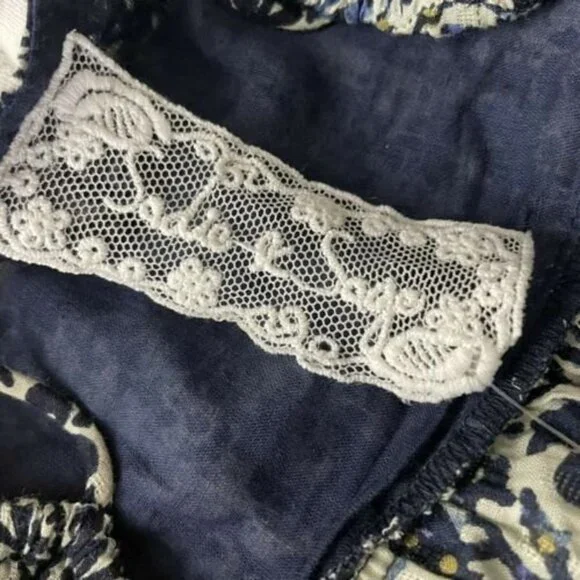 Sadie and Sage Peasant Off Shoulder Top Size Medium Blue Cream Pullover … - Picture 5 of 6